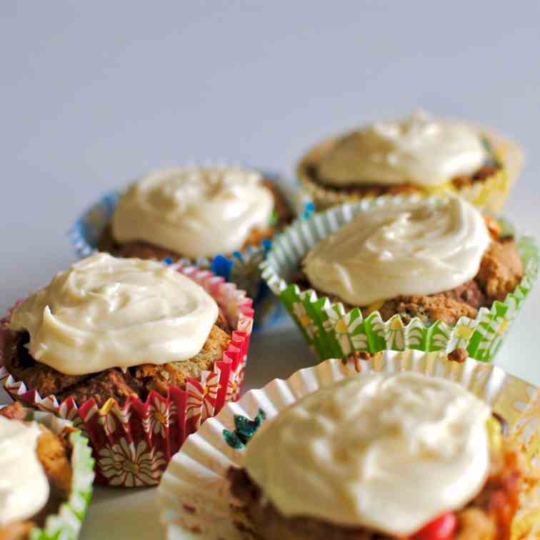 Crumbly Chocolate M-M Cookie Cupcakes