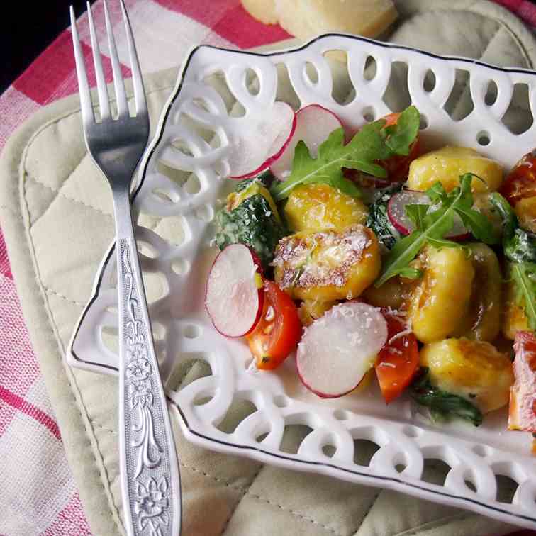 Gnocchi in a creamy spinach sauce 