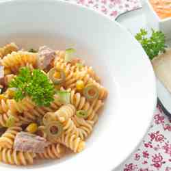 Pasta salad with manchego dressing