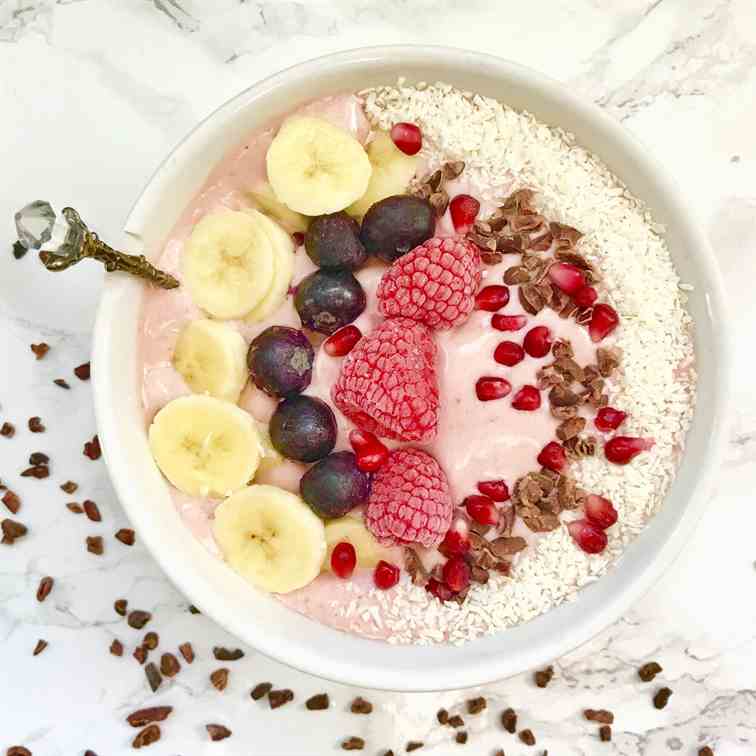 Strawberry Superfood Smoothie Bowl