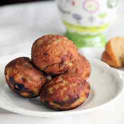 Sweet semolina banana Æbleskiver snack