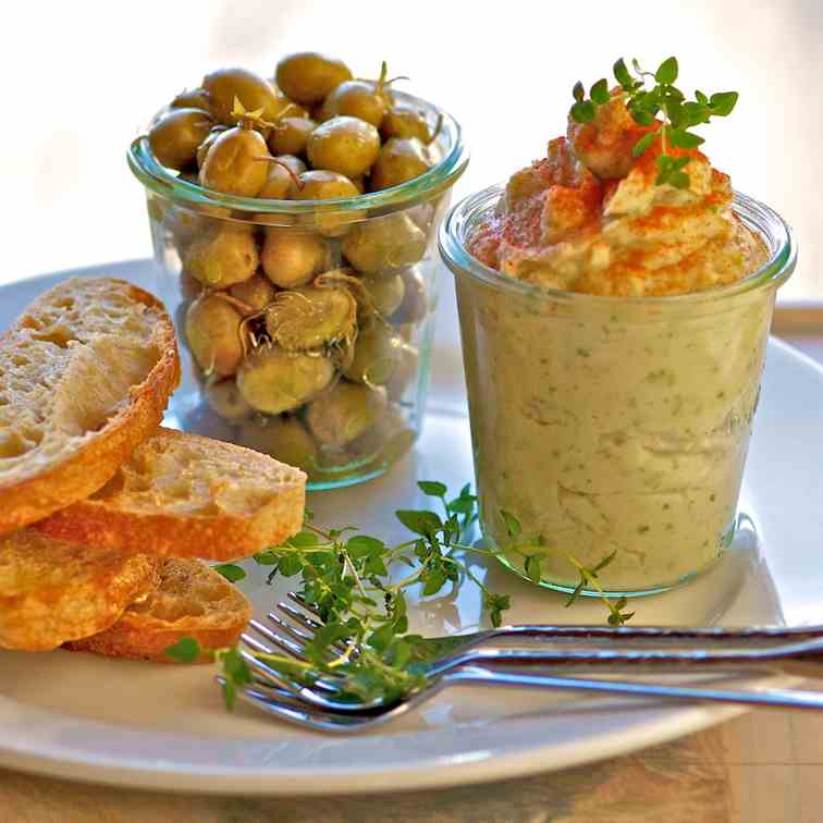 Chickpea dip crostini with olives