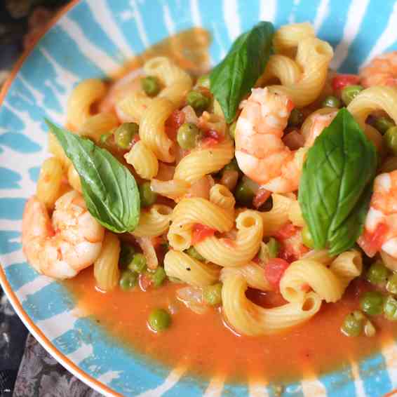 One-Pot Prawns, Peas and Basil Pasta