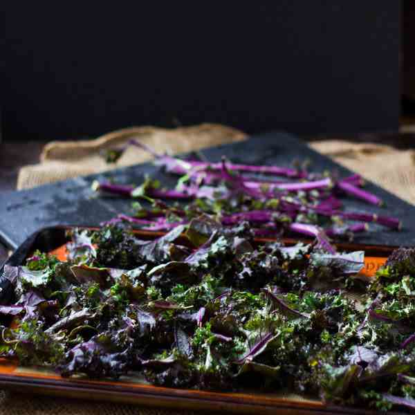 Spicy Garlic Parmesan Kale Chips