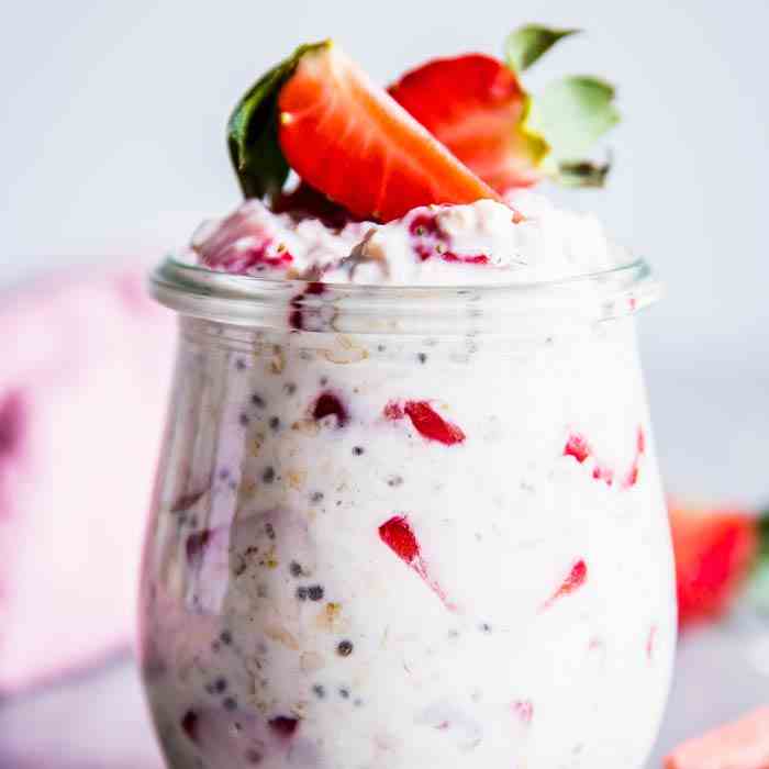 Vanilla Strawberry Overnight Oats