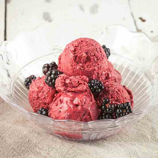 Blackberry ice cream