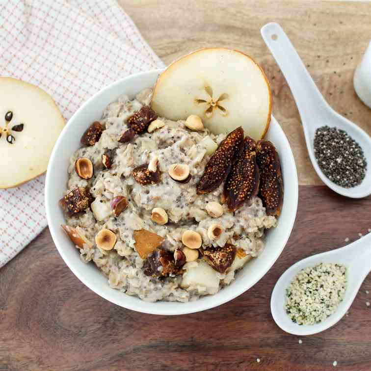 Figgy Oatmeal w Pears + Hazelnuts