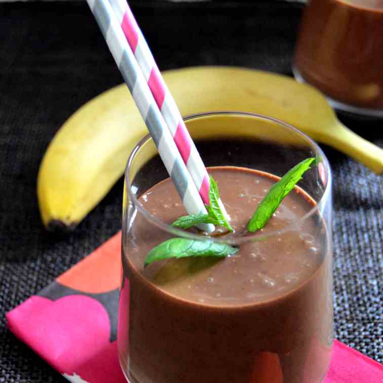 Raw Chocolate Almond Smoothie