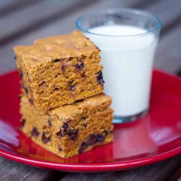 Pumpkin choc chip blondies