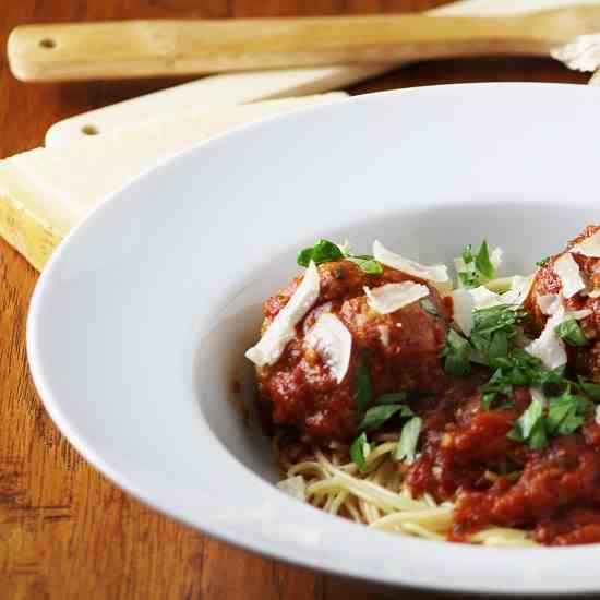 Homemade Pasta Sauce with Meatballs