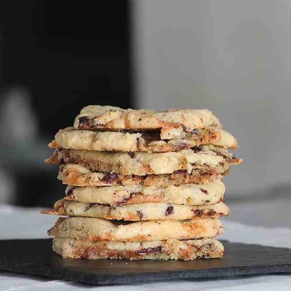 Caramel & chocolate chip cookies