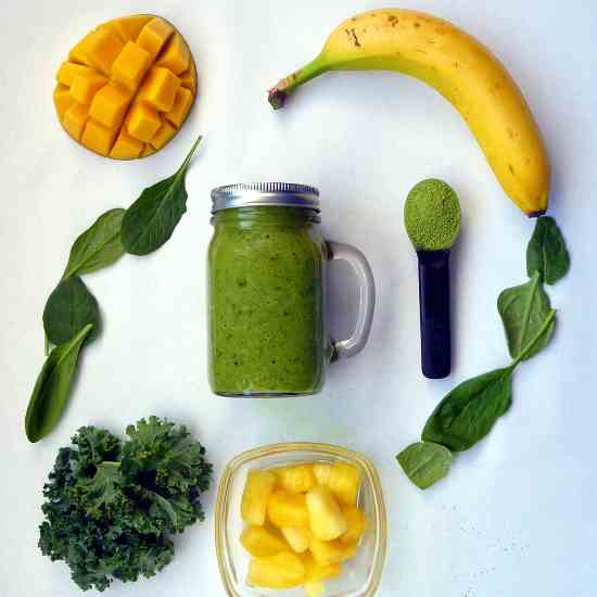 Vibrant Matcha Green Tea Smoothie