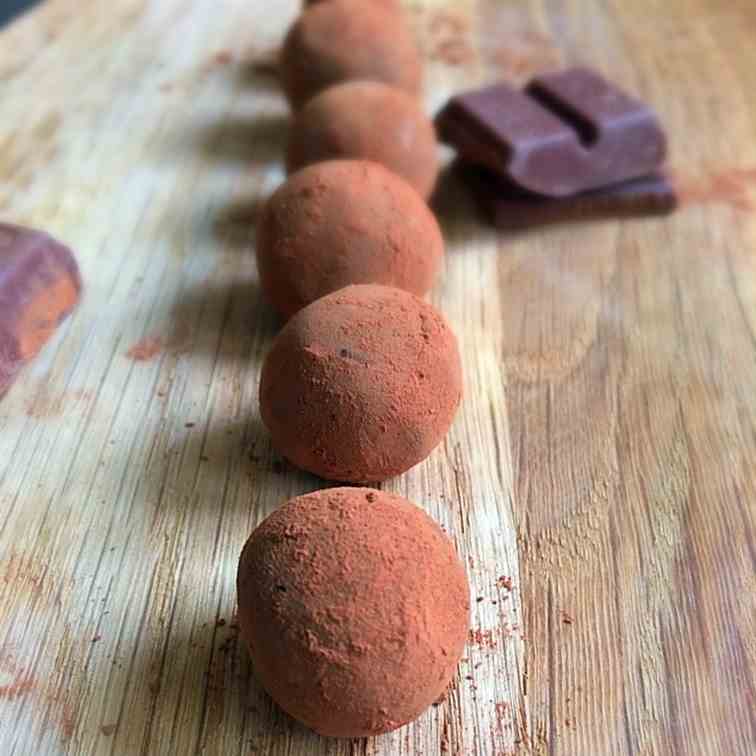 Paleo Chocolate Protein Truffles