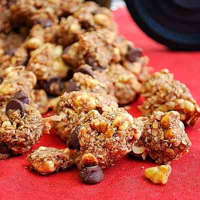 Chocolate Peanut Butter Granola Bites