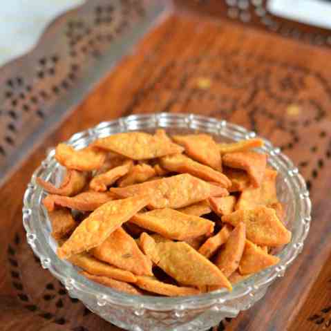 Spicy Namak Para | Diamonds Cuts