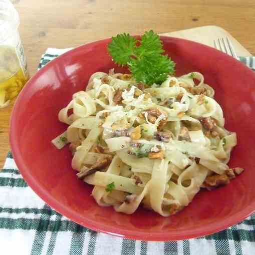 Roasted Garlic Tagliatelle