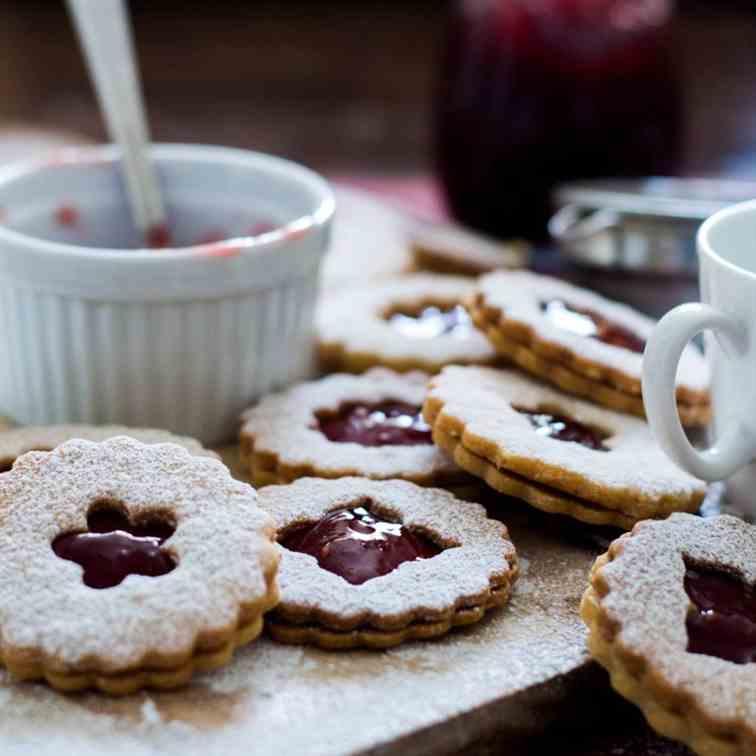 Linzer Cookies With Raspberry Jam