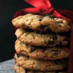 monster chocolate chip cookies with bacon