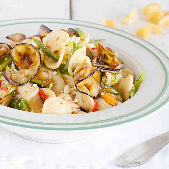 Orecchiette pasta salad with flat beans