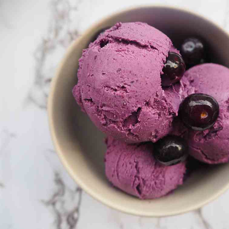 Blueberry cashew ice cream