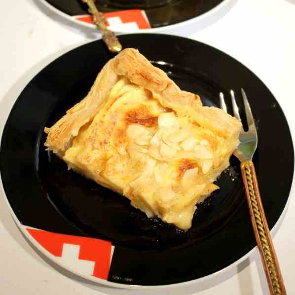 Swiss Apple Pie with Cream Topping