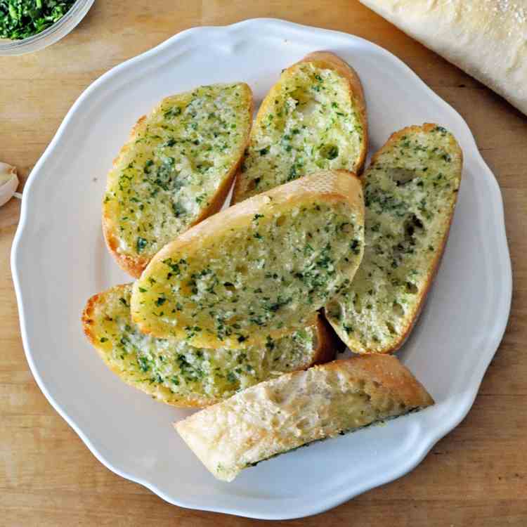 Restaurant-Style GARLIC BREAD 