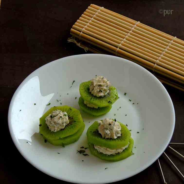 Cheesy Kiwi Canapes