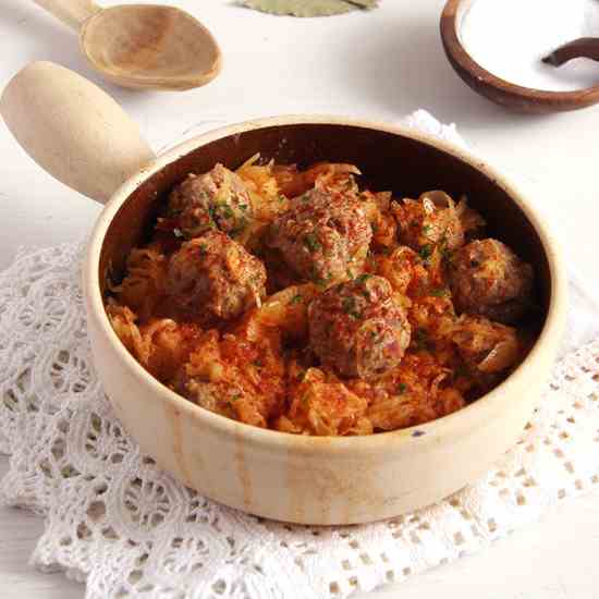 Sauerkraut with Meat Dumplings