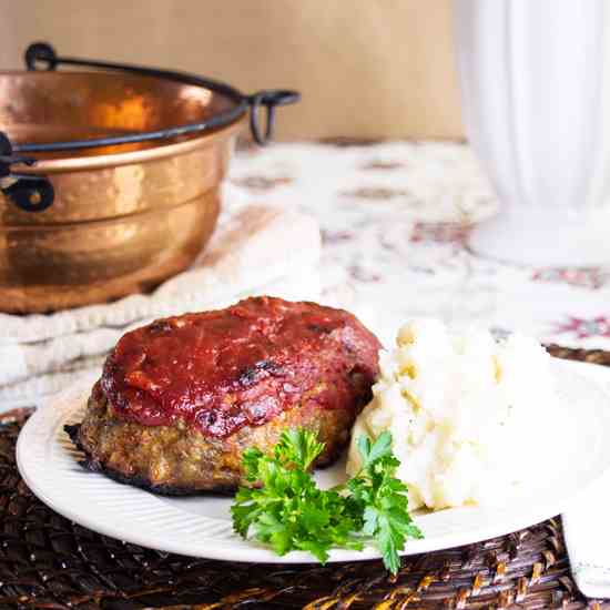 Mini Meatloaves with Chili Sauce