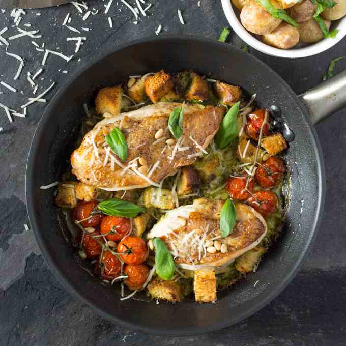 Creamy Pesto Chicken with Croutons