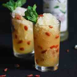Goji Berries Lemonade with Elderflower