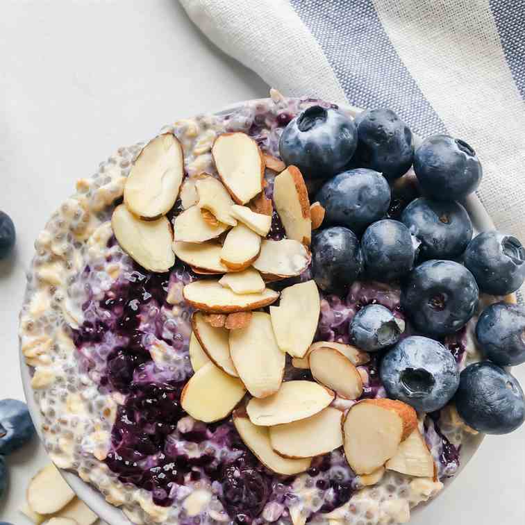 Blueberry Almond Overnight Oats