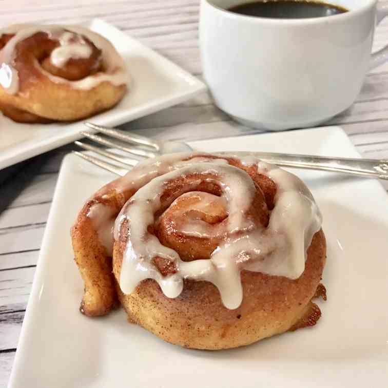 Keto CinnaBon Cinnamon Roll Copy Cat