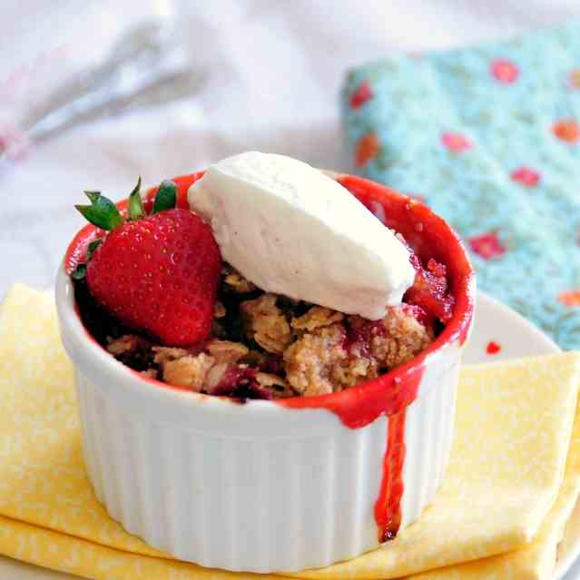 Strawberry and Rhubarb Crumble