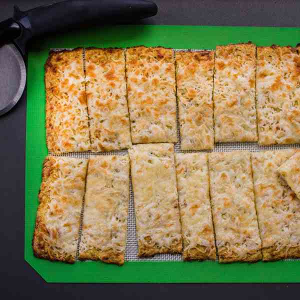 cheesy cauliflower garlic bread