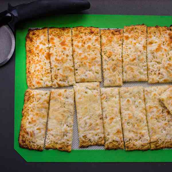 cheesy cauliflower garlic bread 