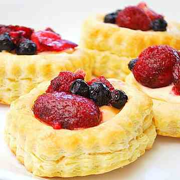 Berry Topped Pudding Tarts