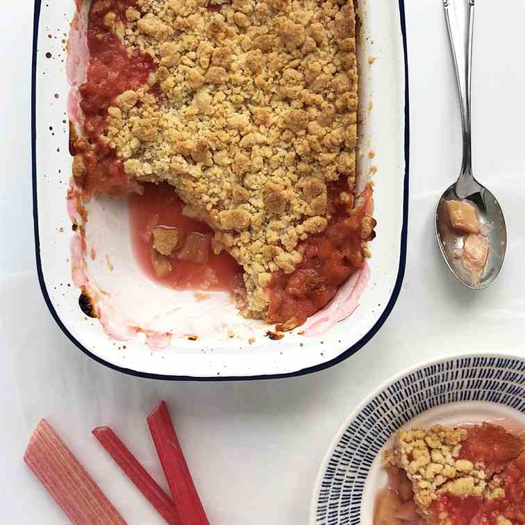 Deliciously scrummy gluten-free rhubarb cr