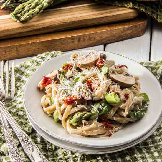 Creamy Asparagus Pasta