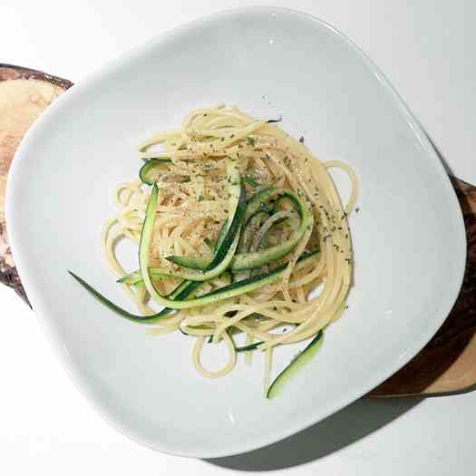 Spaghetti zucchini and lemon