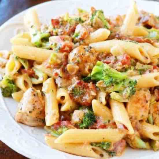 Cheesy Chicken Bacon Broccoli Pasta Recipe