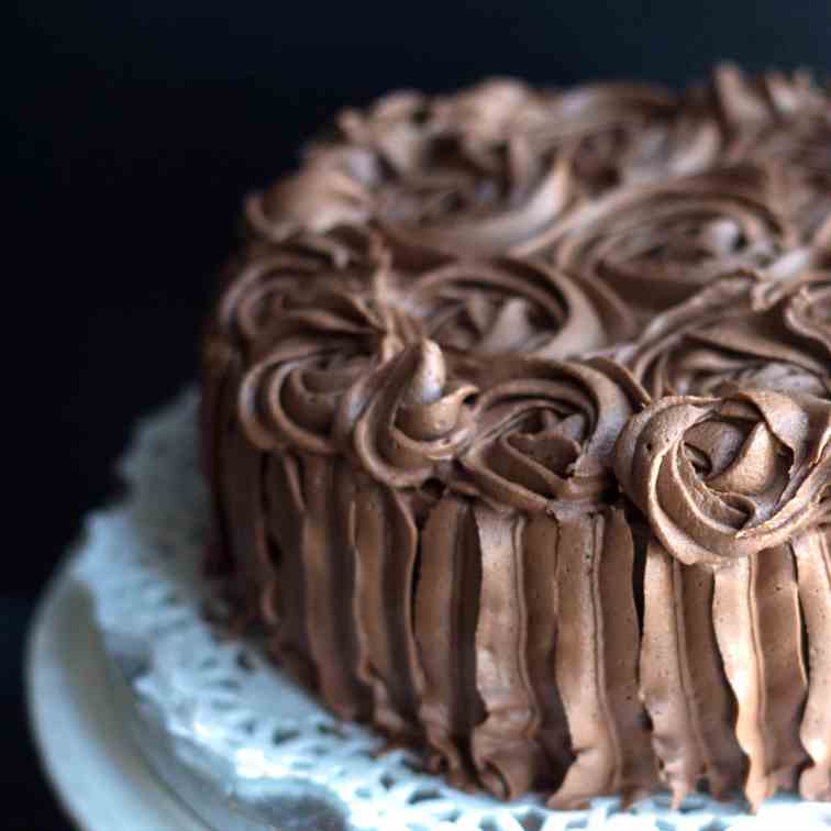 Frosted Chocolate Fudge Cake