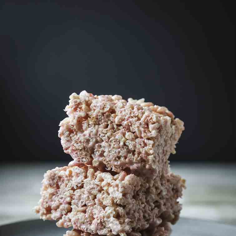 Strawberry Cheesecake Rice Crispy Treats