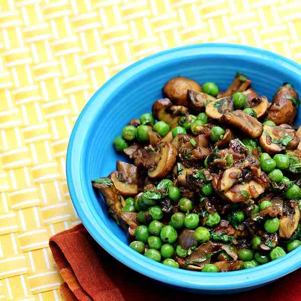 Mushrooms with Green Peas