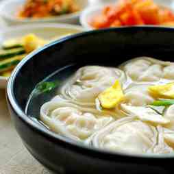 Korean Dumpling Soup