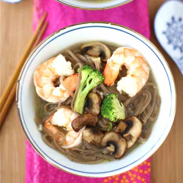 Easy Shrimp, Mushorom & Soba Noodle Soup