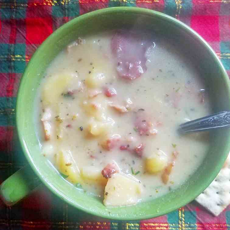 Creamy Potato and Peppered Bacon Soup