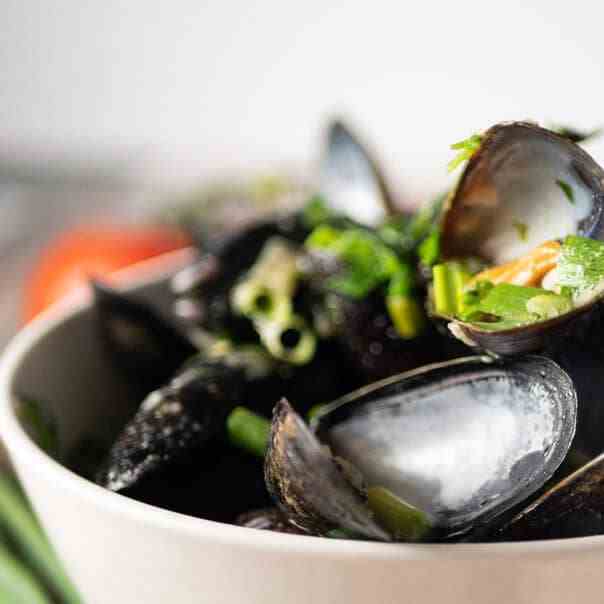 Instant Pot Mussels in Garlic