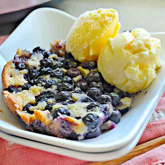 Slow Cooker Blueberry Cobbler