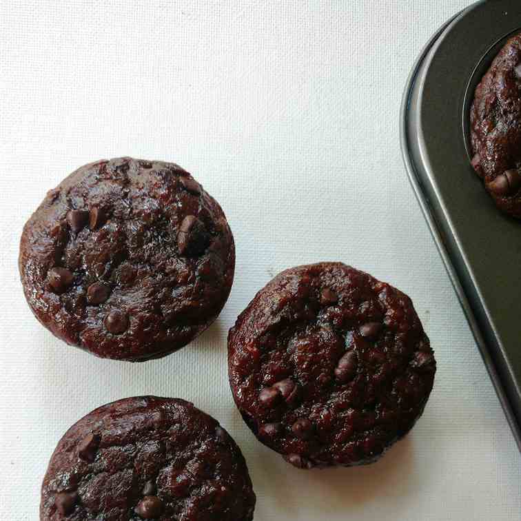 Wholewheat chocolate banana muffins